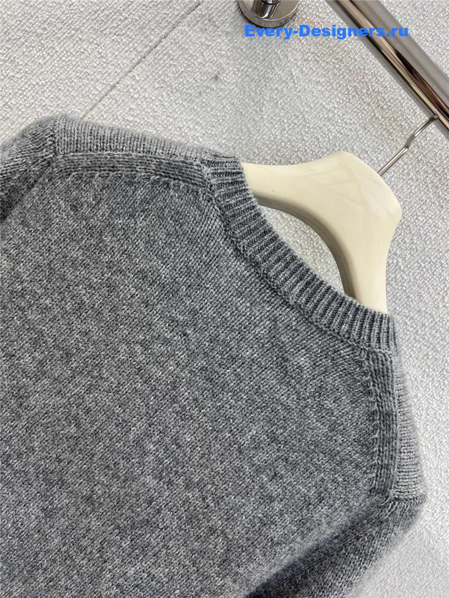 Bv*b*rry grey equestrian knight sweater