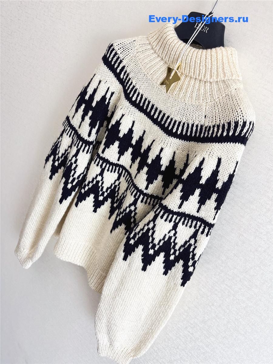 D10ralps beige turtleneck cashmere sweater
