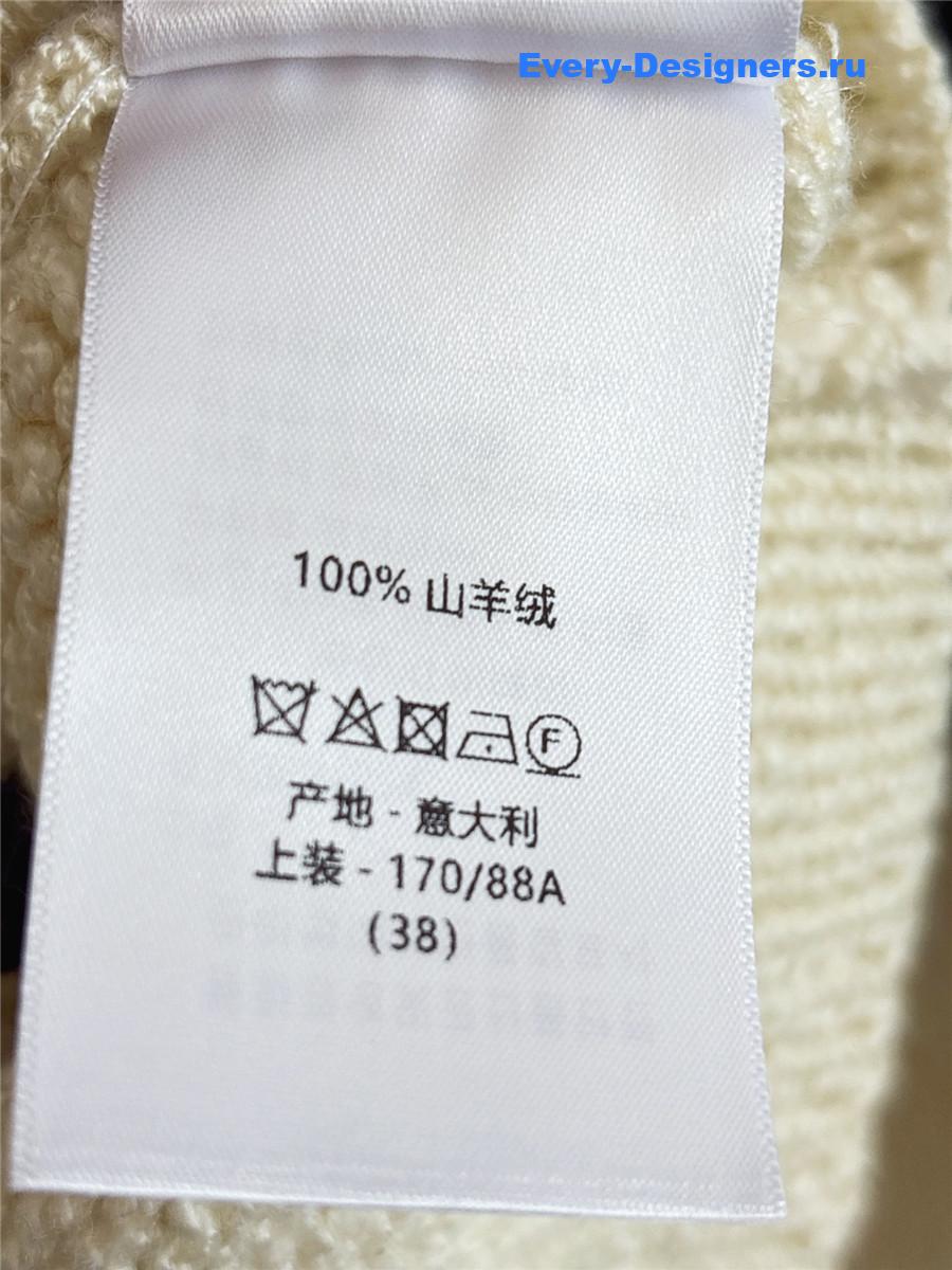 D10ralps beige turtleneck cashmere sweater