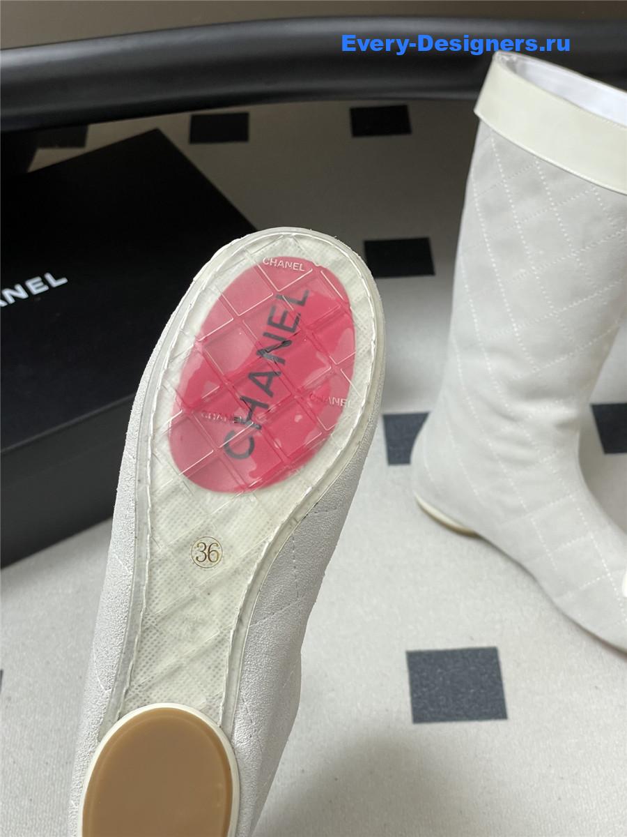 Ch**el white quilted suede boots