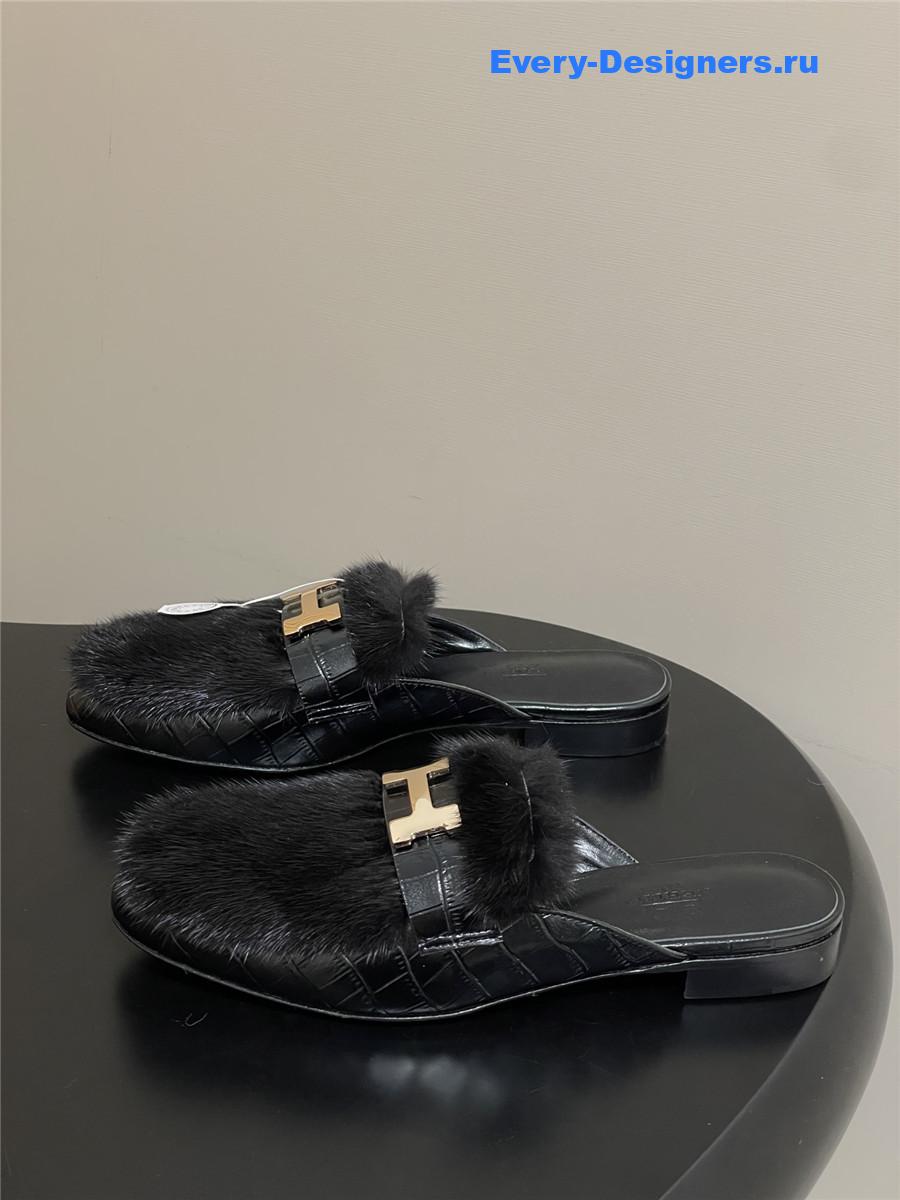 H**me5 black mink mules