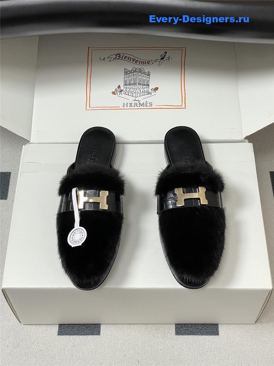 H**me5 black mink mules