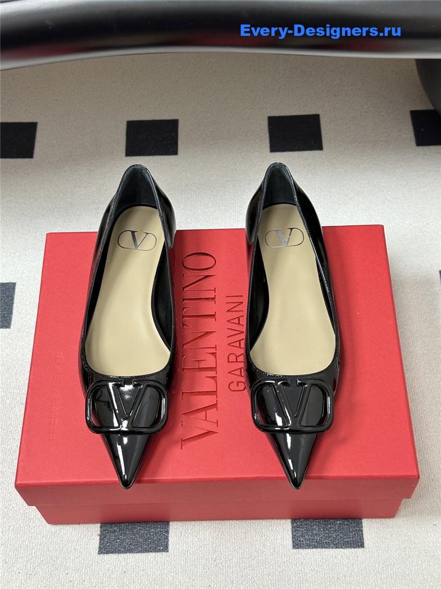Va1e*ntin0 vlogo black patent leather ballet flats