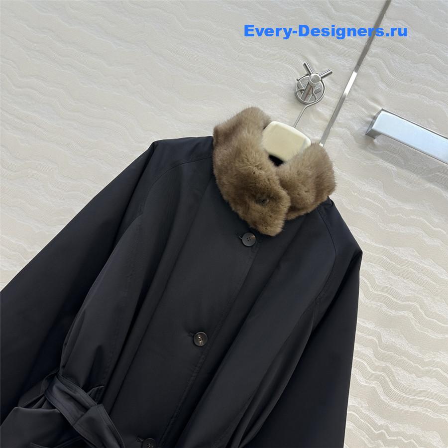 The R0w purple fox fur collar down jacket