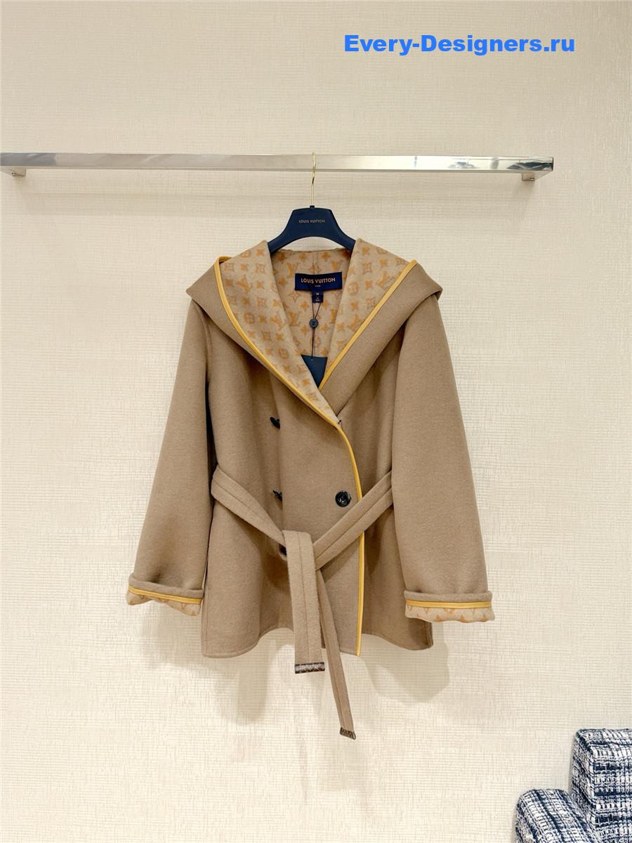 l0vis Vvtt0n monogram belted hooded short coat