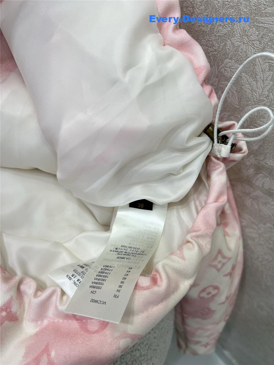l0vis Vvtt0n monogram tie & dye short down jacket
