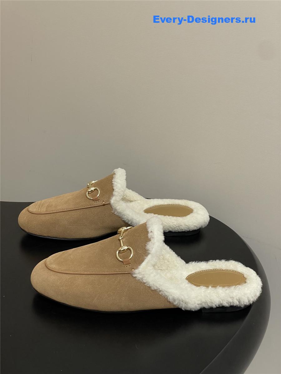 Gvc*1 wool brown suede horsebit slippers
