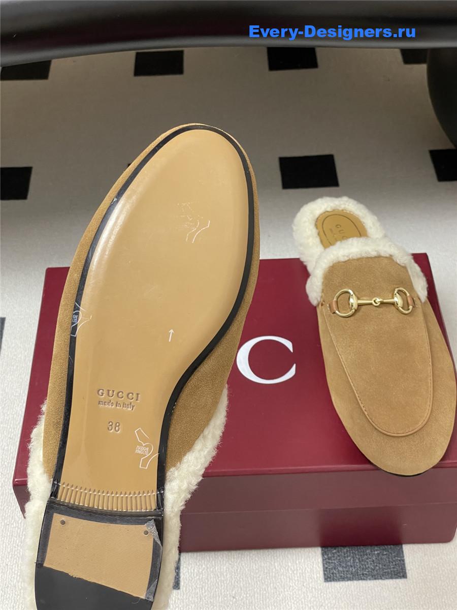 Gvc*1 wool brown suede horsebit slippers