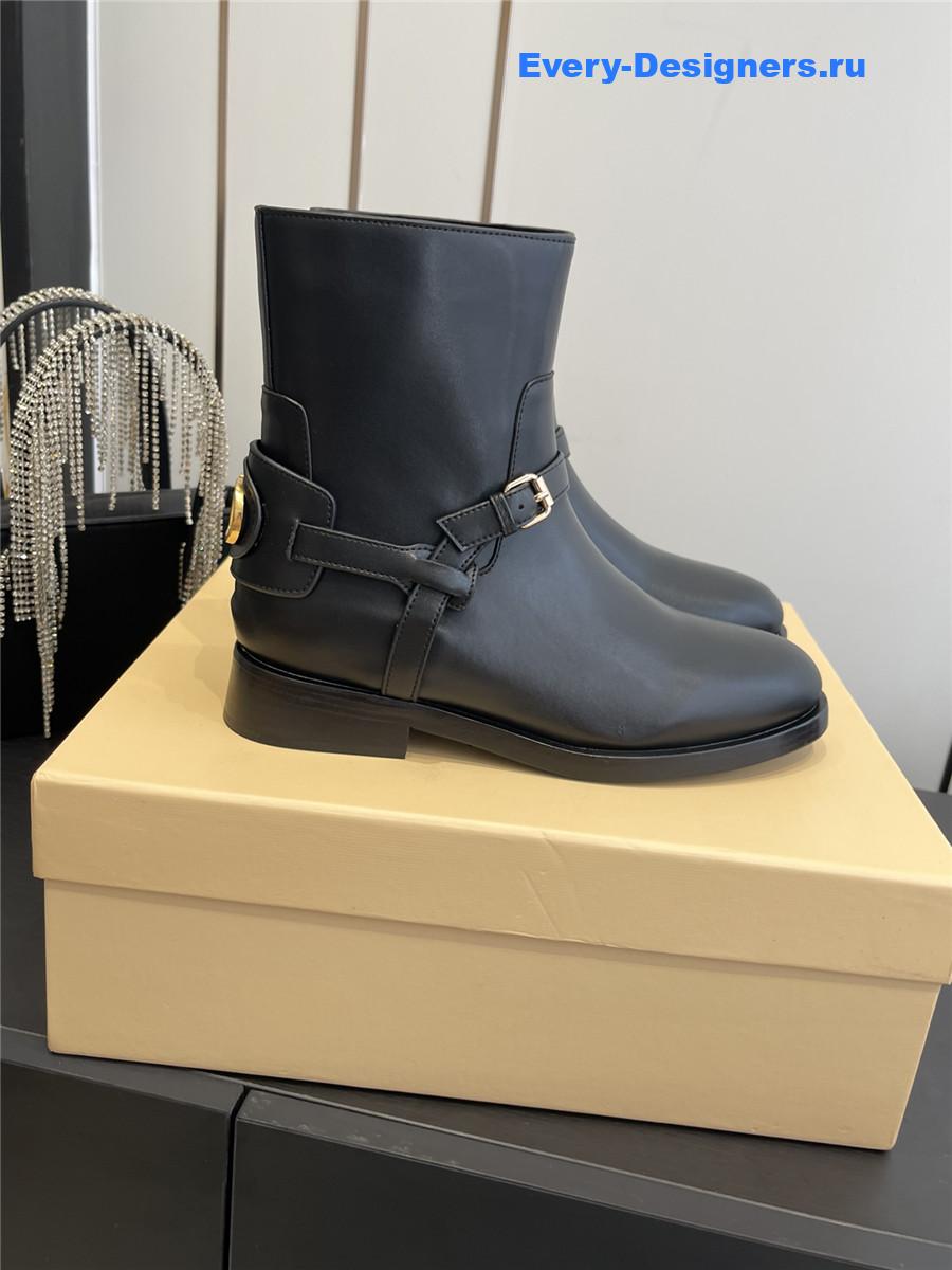 Va1e*ntin0 garavani black leather signature ankle boot