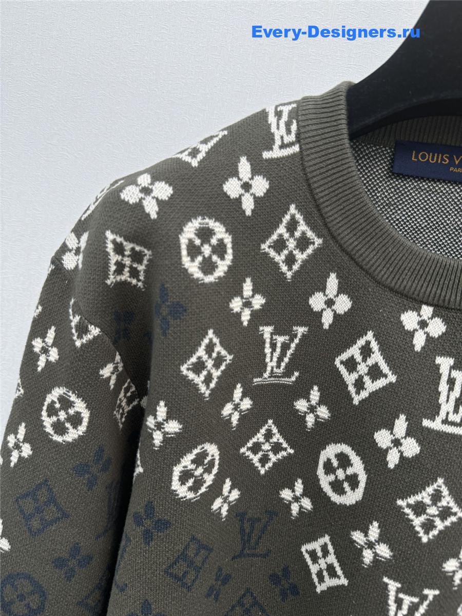l0vis Vvtt0n crew neck pullover sweater