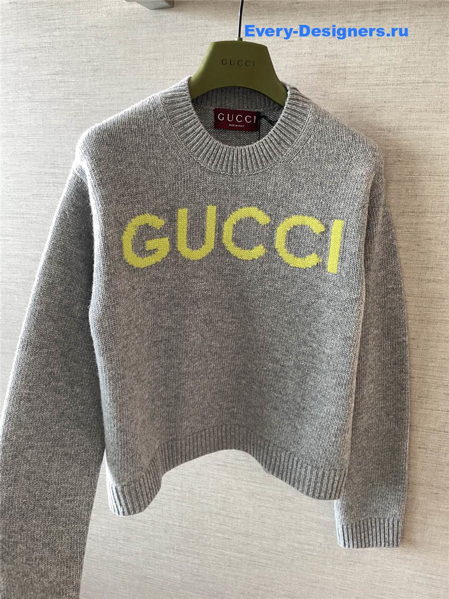 Gvc*1 grey intarsia-knit logo sweater