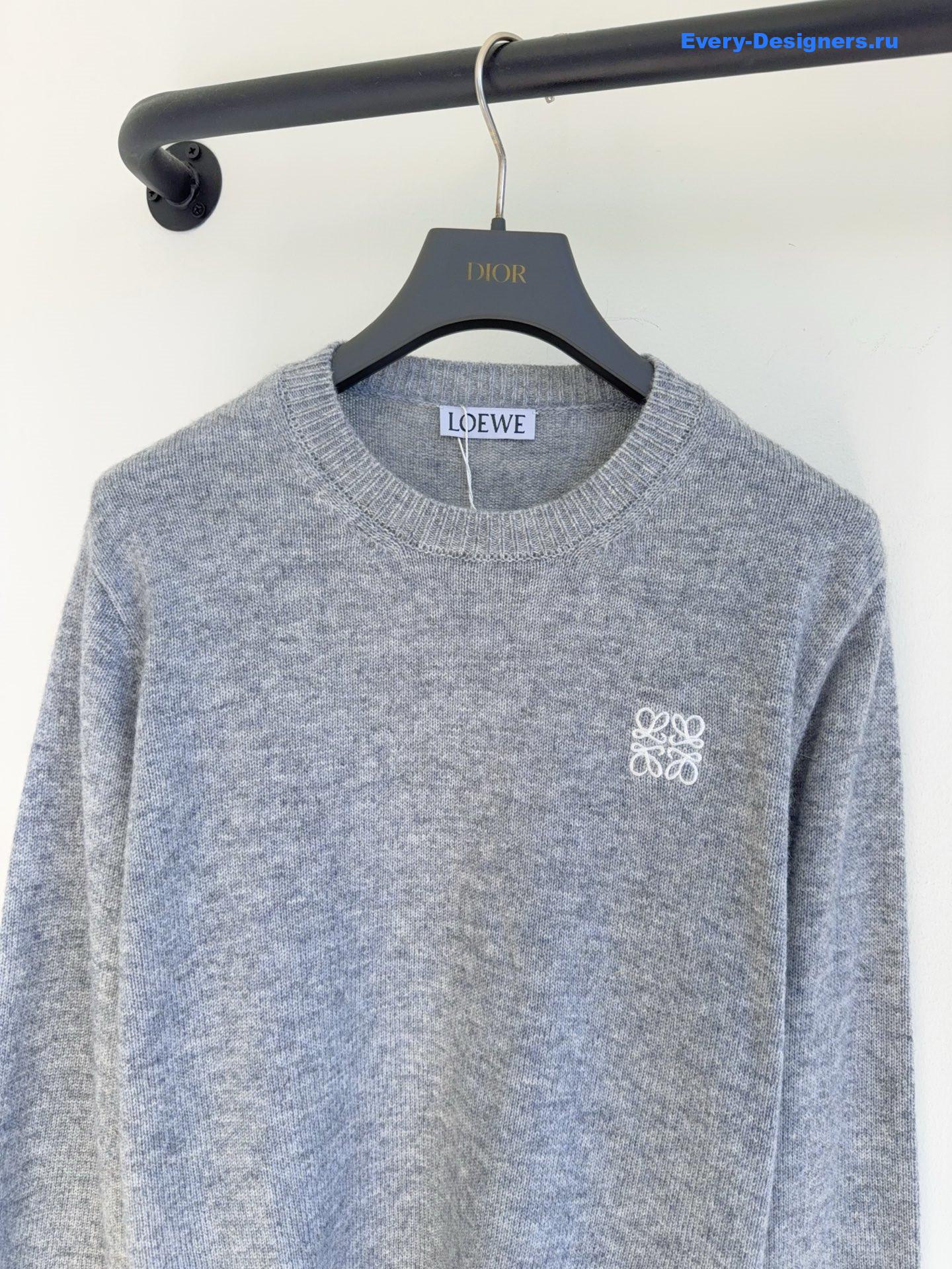 L0ew* anagram logo-embroidered grey sweater