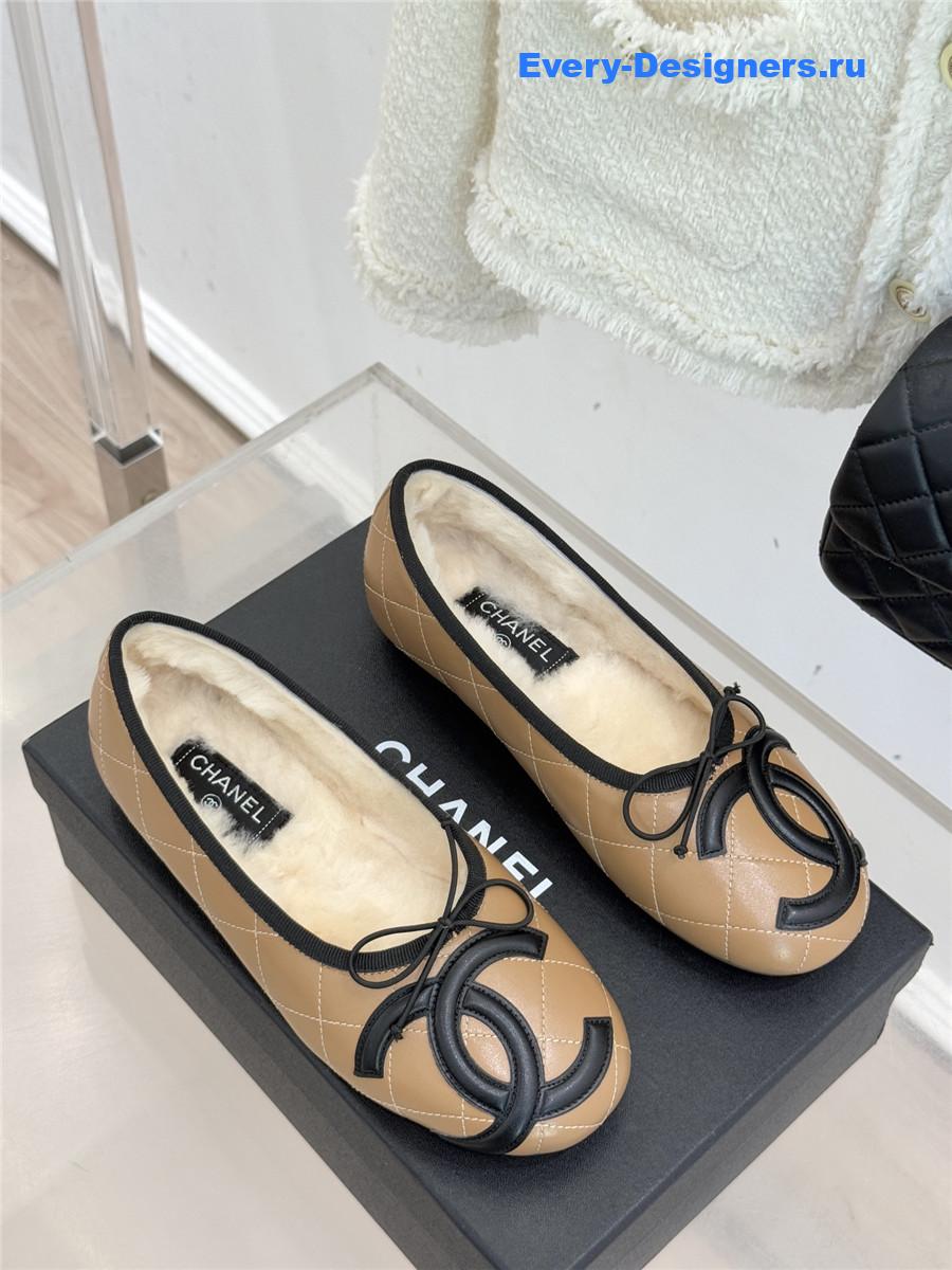 Ch**el beige shearling lining ballet flats