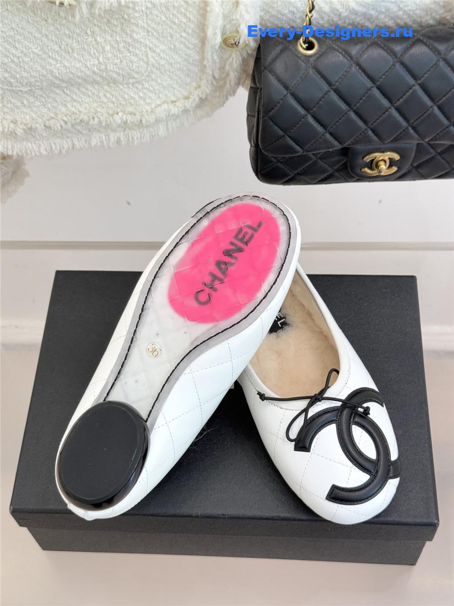 Ch**el white shearling lining ballet flats