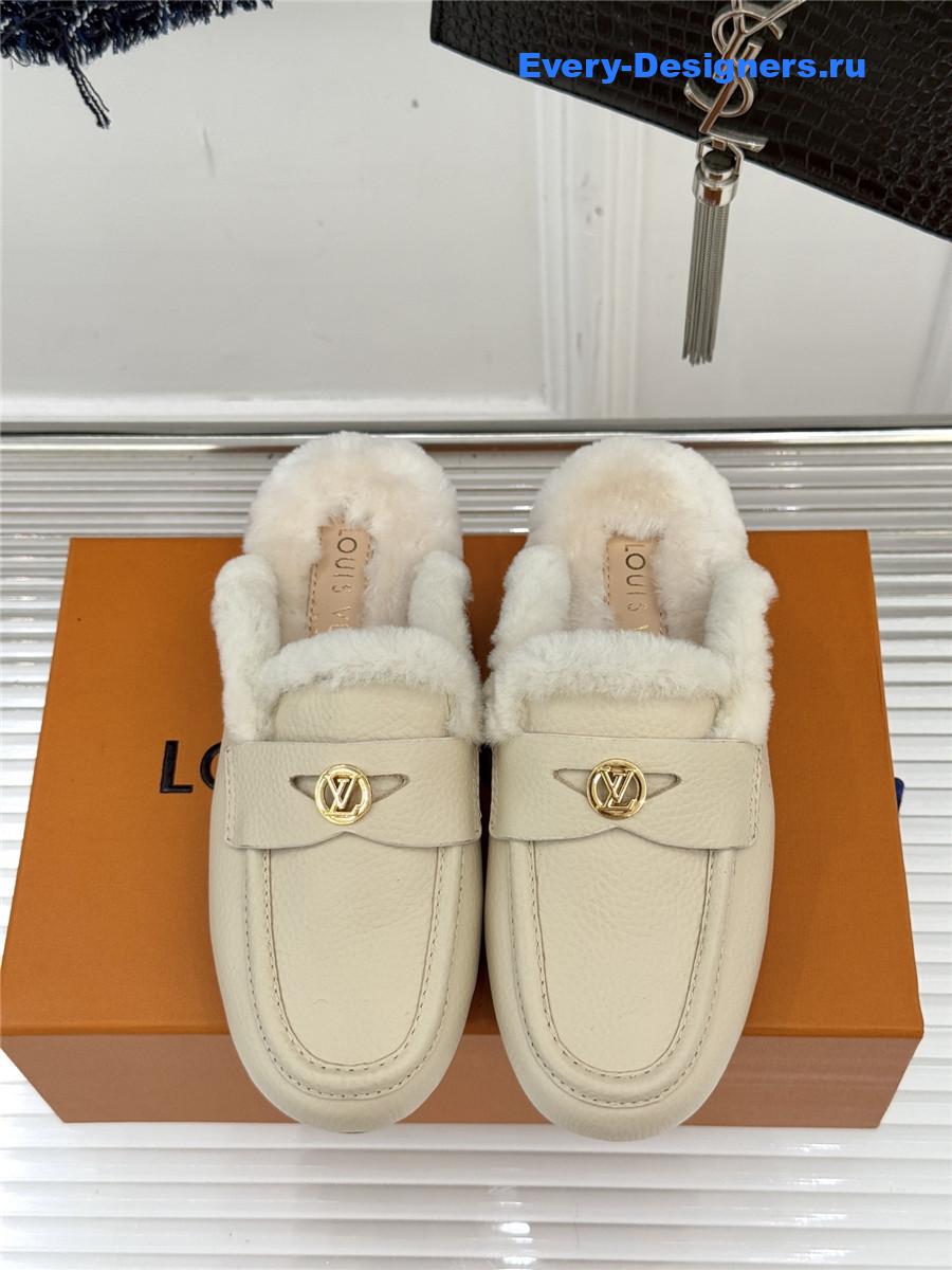 l0vis Vvtt0n white soho open back loafer