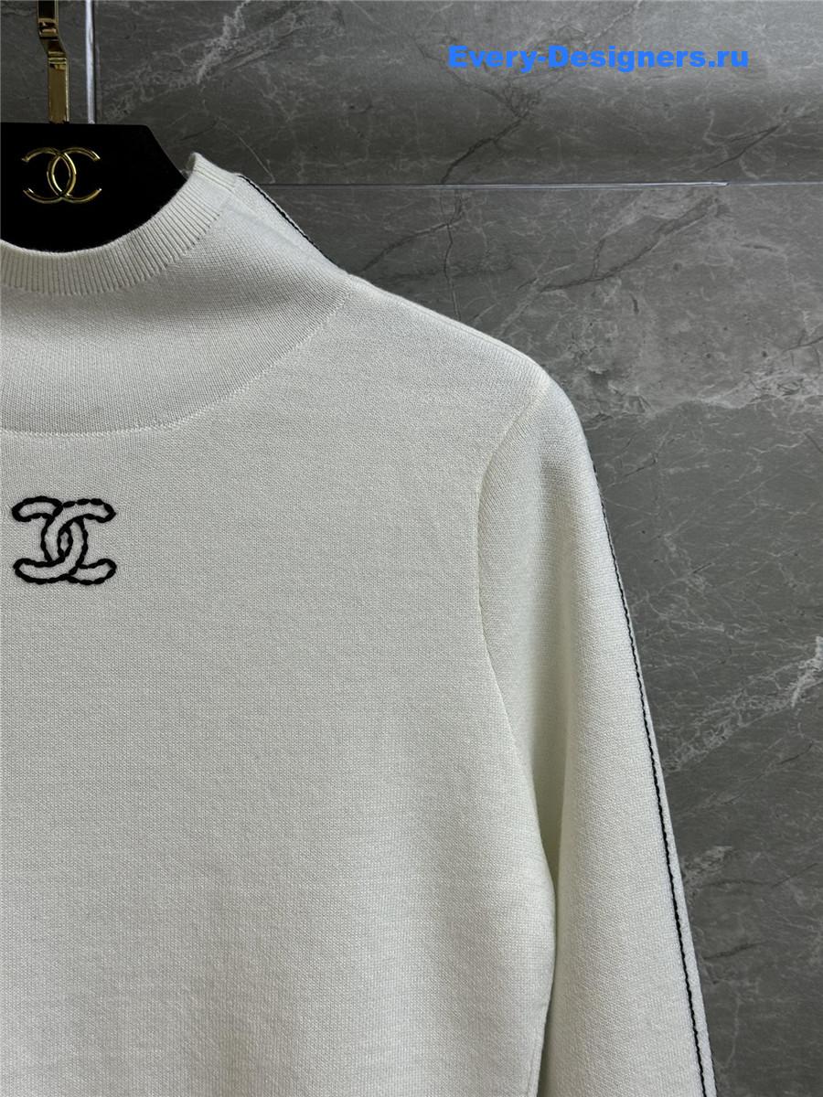 Ch**el logo white turtleneck sweater