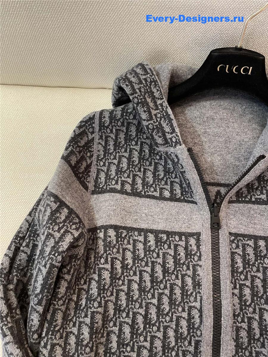 D10r oblique reversible gray hooded cardigan